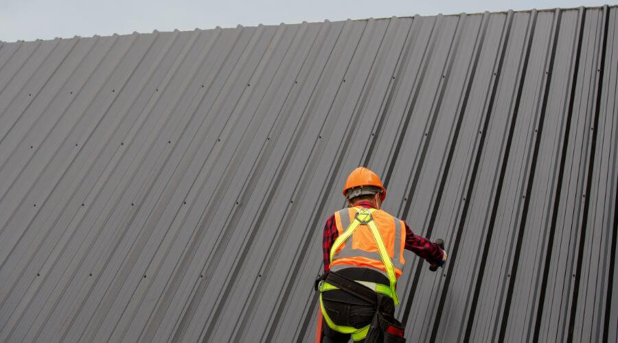 Professional residential roofers in Lynn, IN
